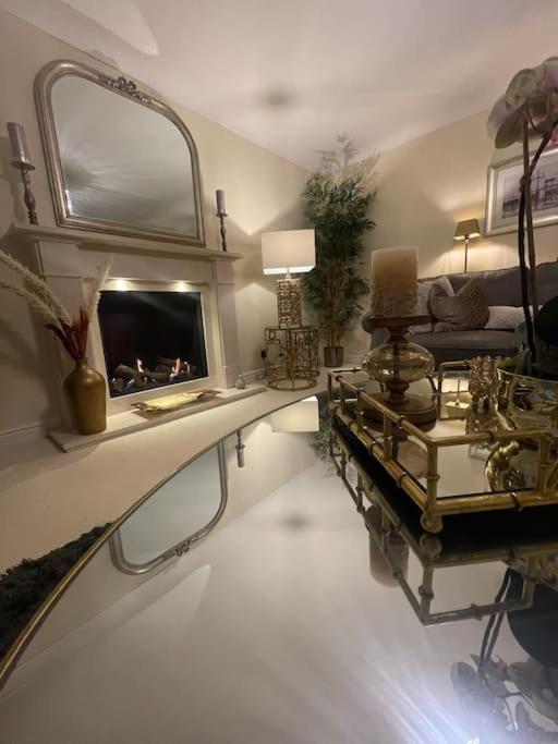 Home In Wirral - Peaceful Contemporary Gem. Экстерьер фото