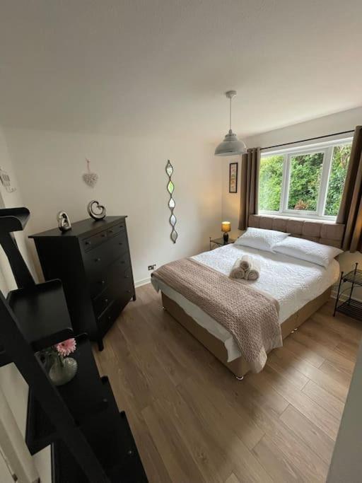 Home In Wirral - Peaceful Contemporary Gem. Экстерьер фото